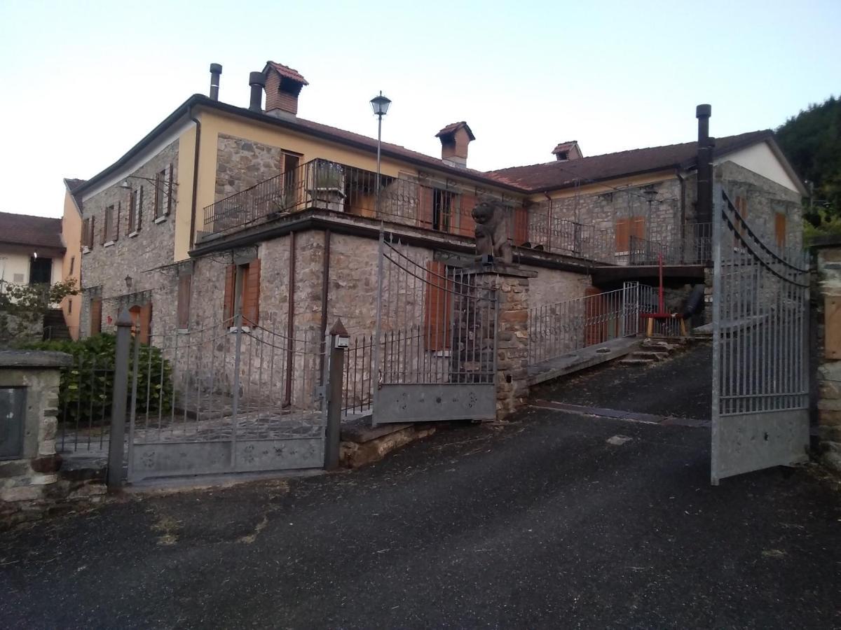 Locazione Turistica La Ca Gialla Apartment Pontremoli Exterior photo